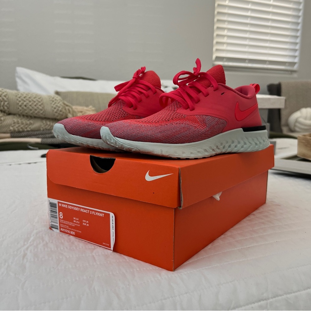 Nike Odyssey React 2 Flyknit Sneakers